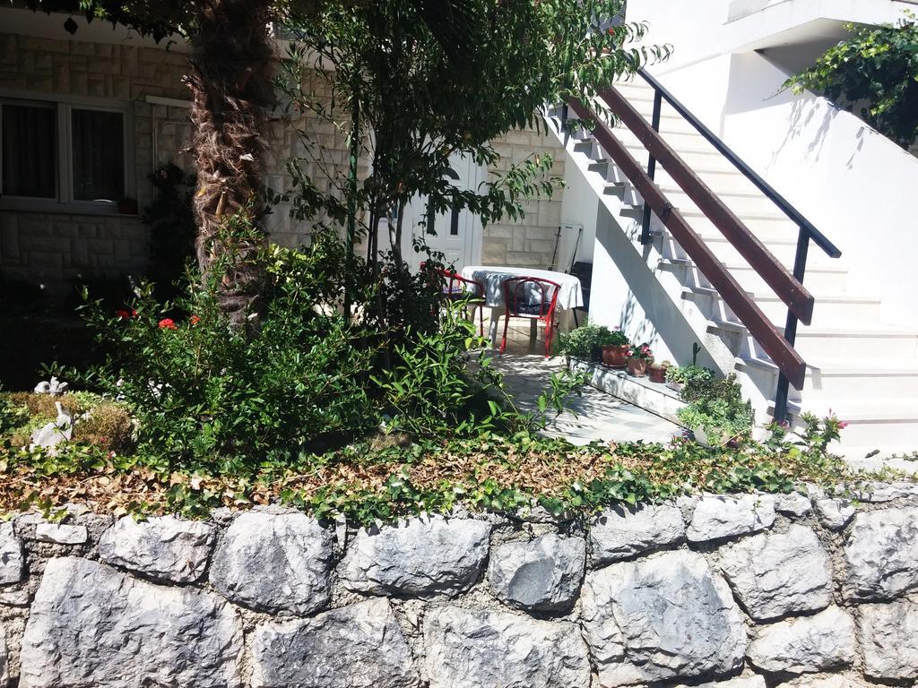 Apartment Knezevic 2 Jadranovo Exterior photo